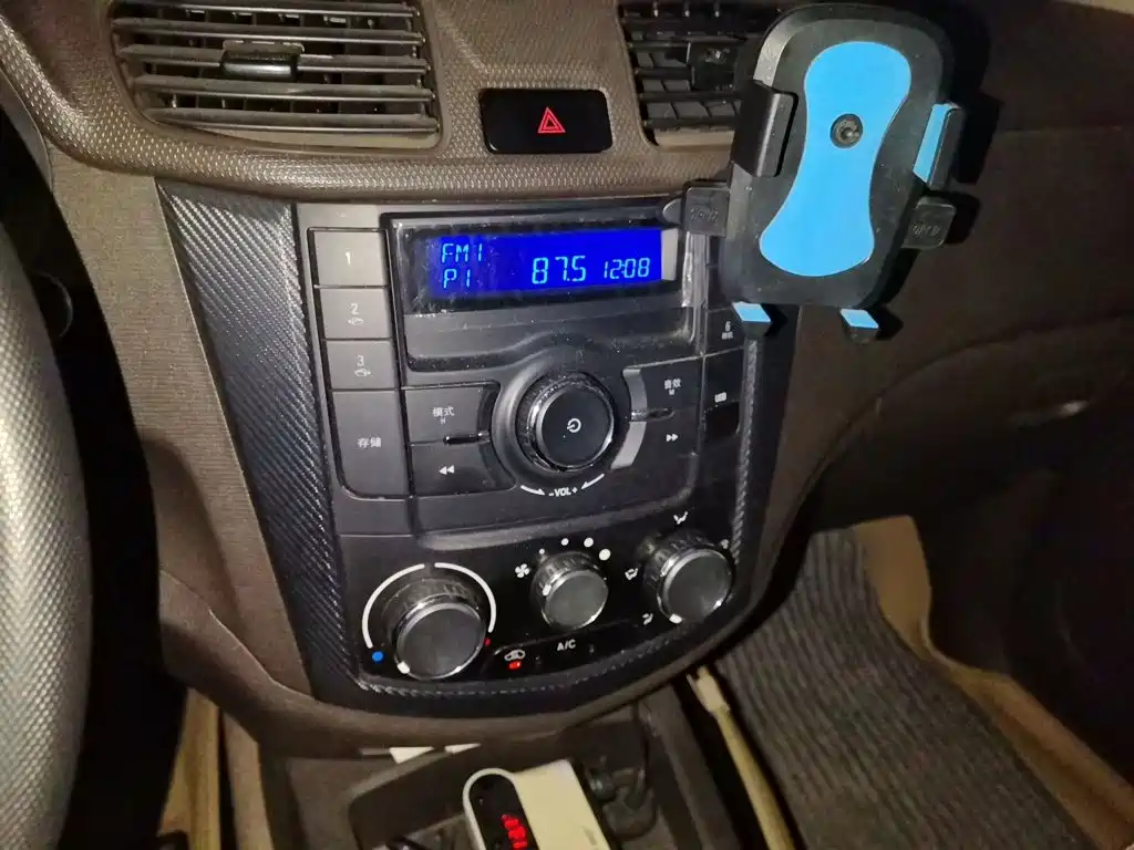 Wuling Hongguang — миниатюра 6