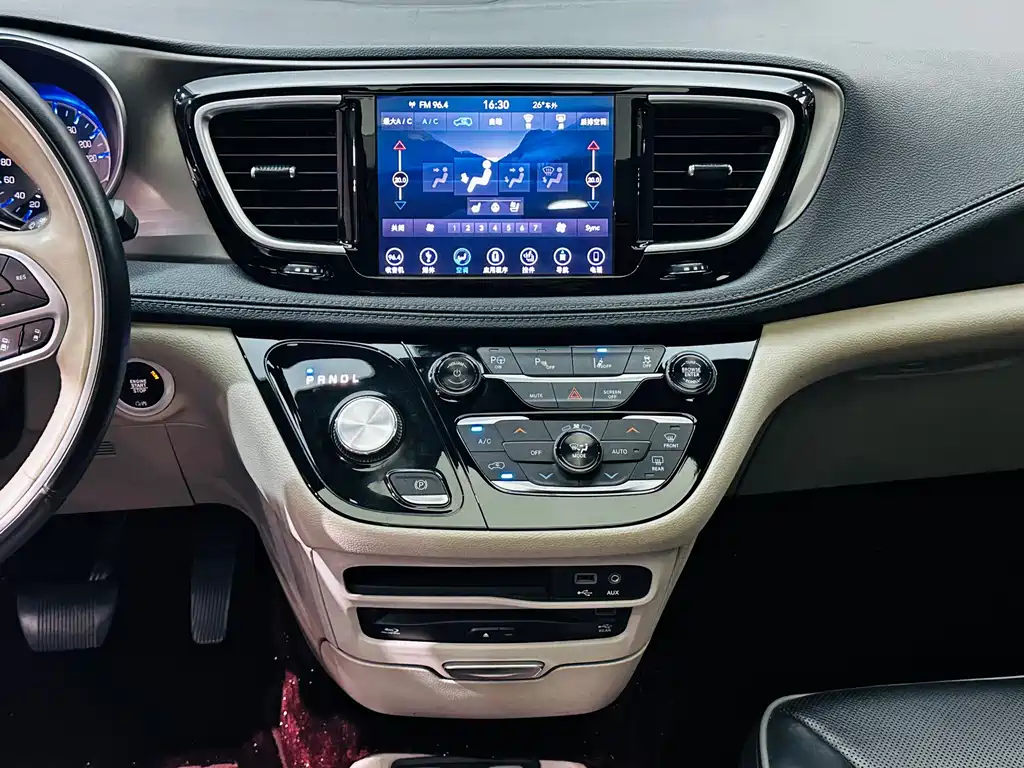 Chrysler Grand Voyager (Import) — миниатюра 18