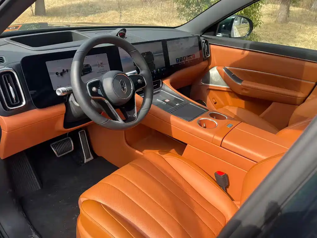 AITO ASK THE WORLD M8