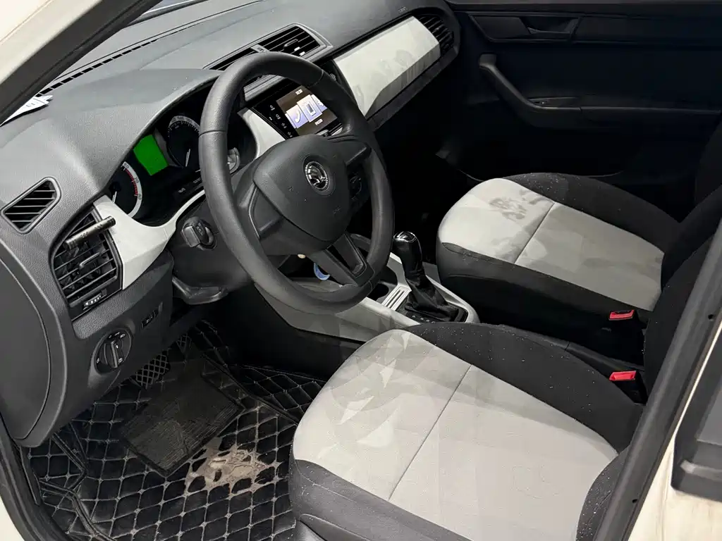 Skoda Fabia — миниатюра 7