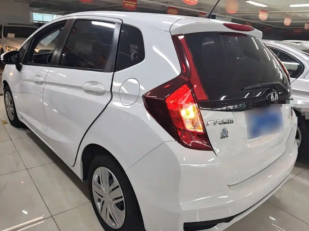 Honda Fit — миниатюра 5