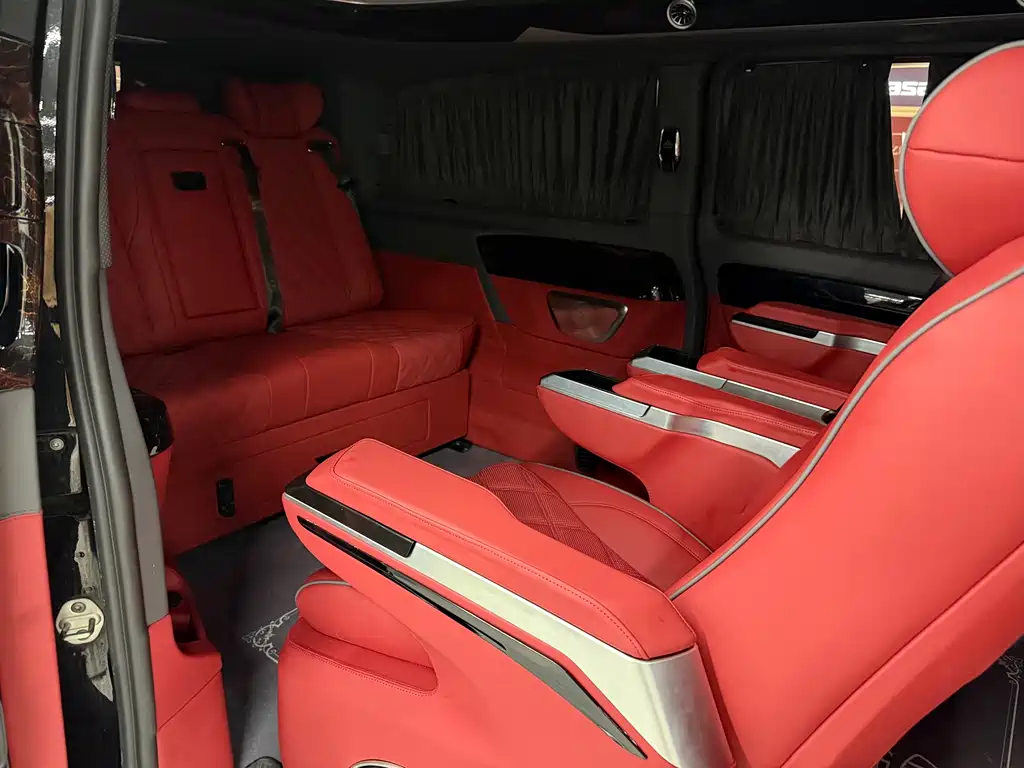 Mercedes-Benz Vito 2021 2.0T 7 мест