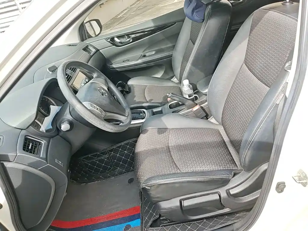 Nissan Tiida — миниатюра 15