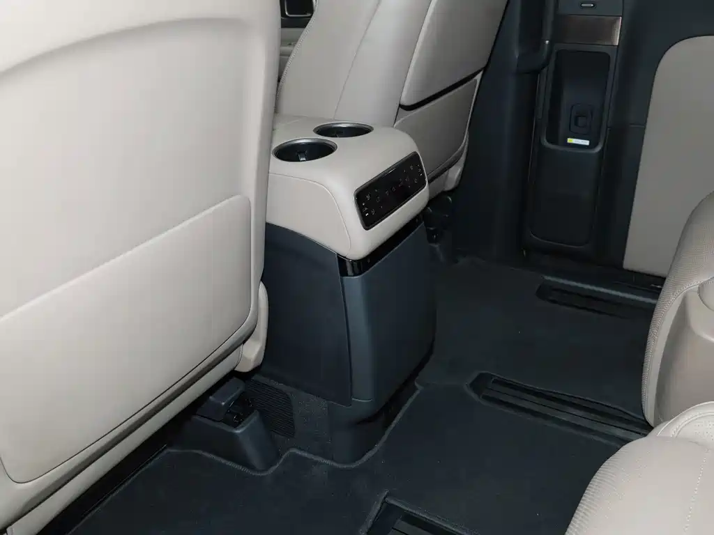Li Auto Li MEGA — миниатюра 12