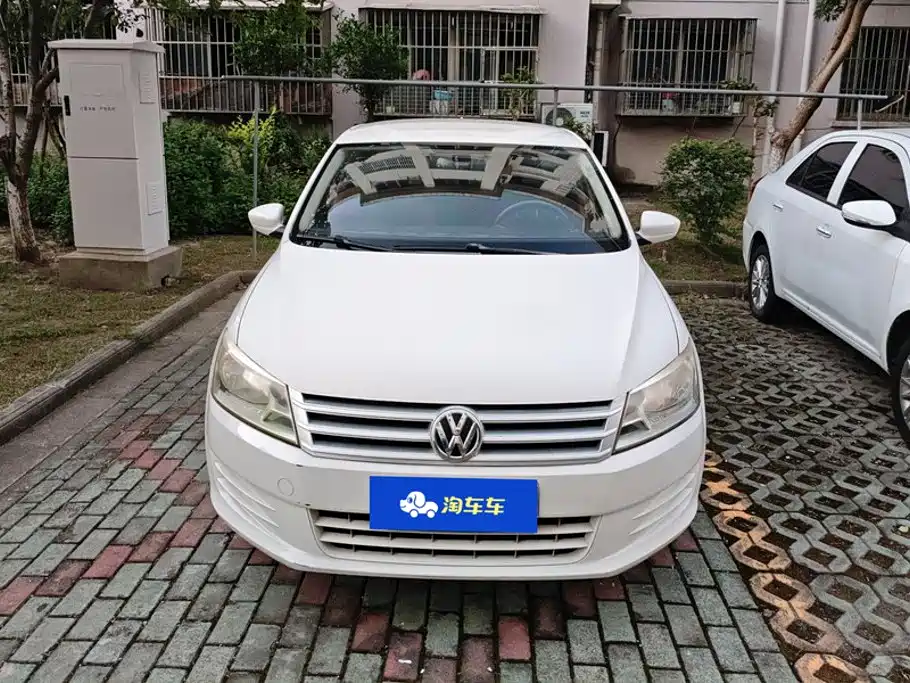 Volkswagen Santana — миниатюра 2