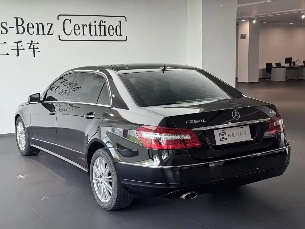 Mercedes-Benz E-Class — миниатюра 2