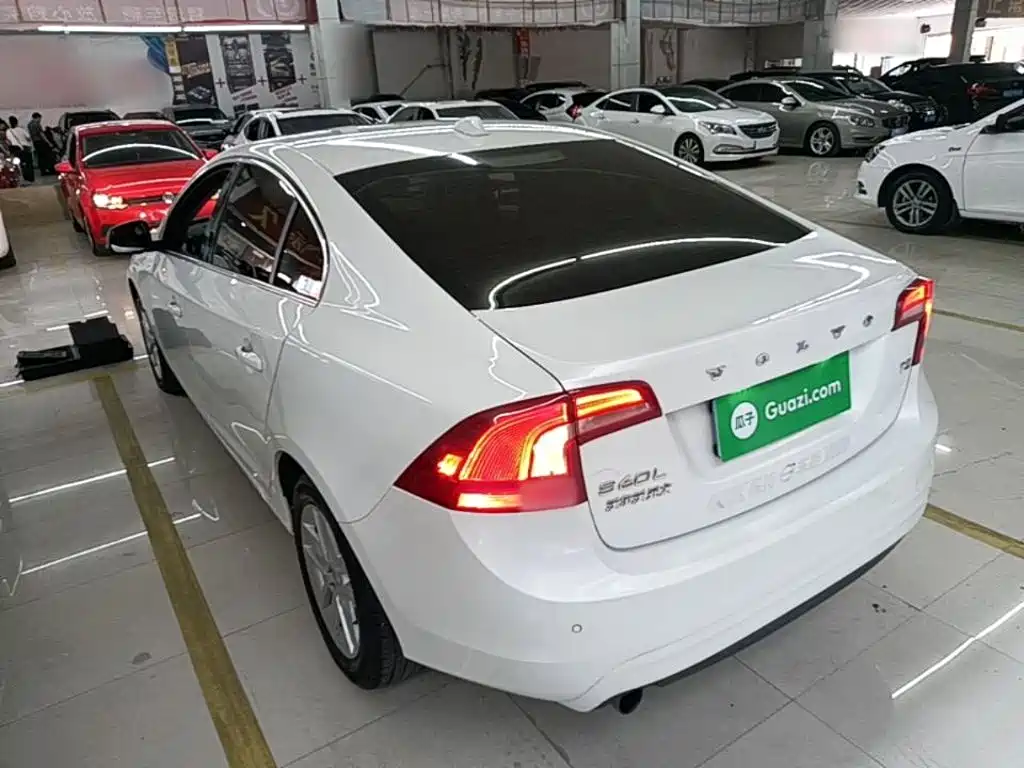 Volvo S60 — миниатюра 5