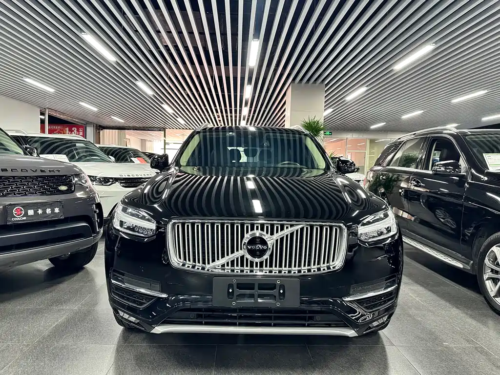 Volvo XC90 2018 T6 7 мест