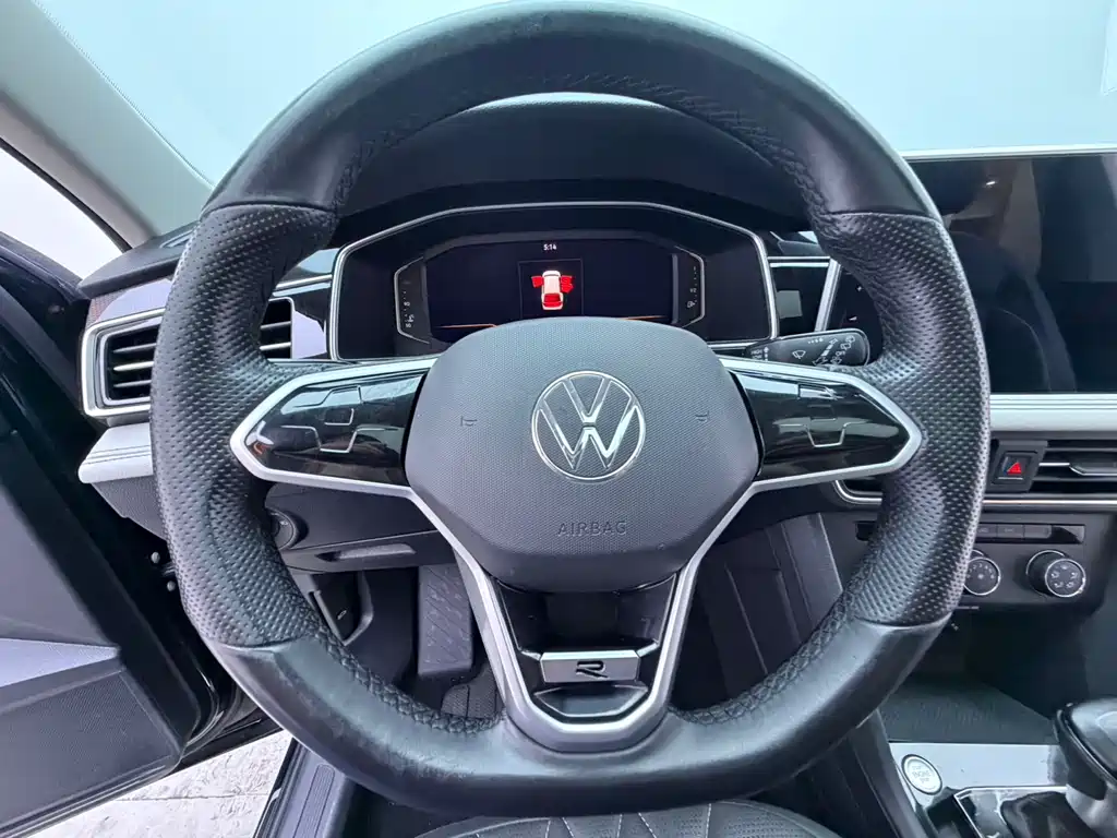Volkswagen Tiguan L — миниатюра 8
