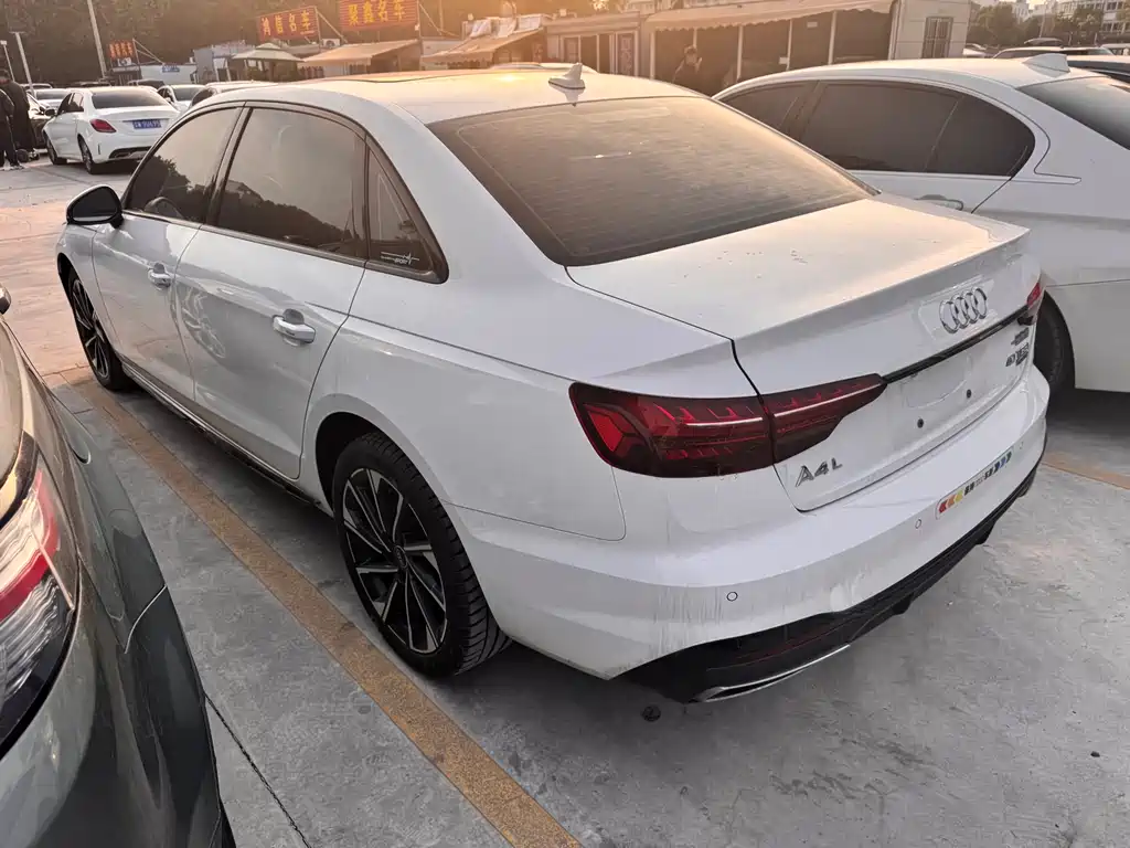 AUDI A4L