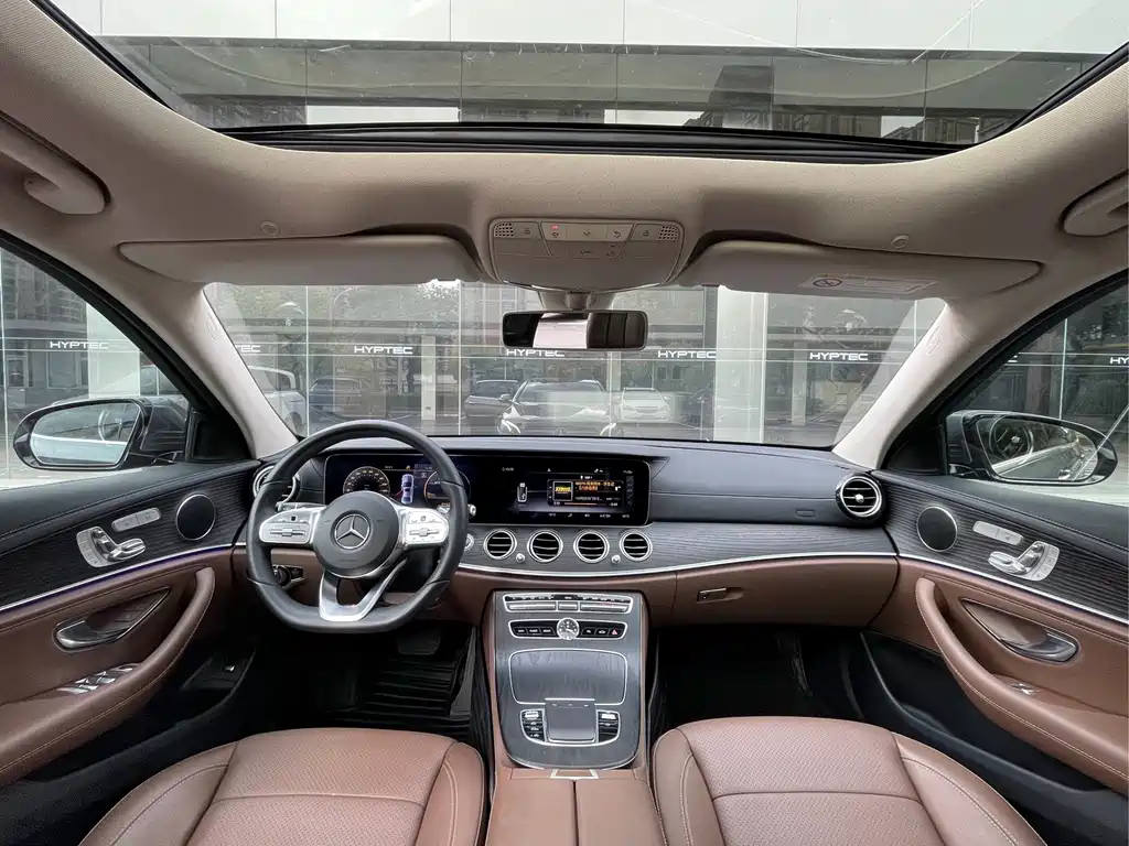 Mercedes-Benz E-Class — миниатюра 6
