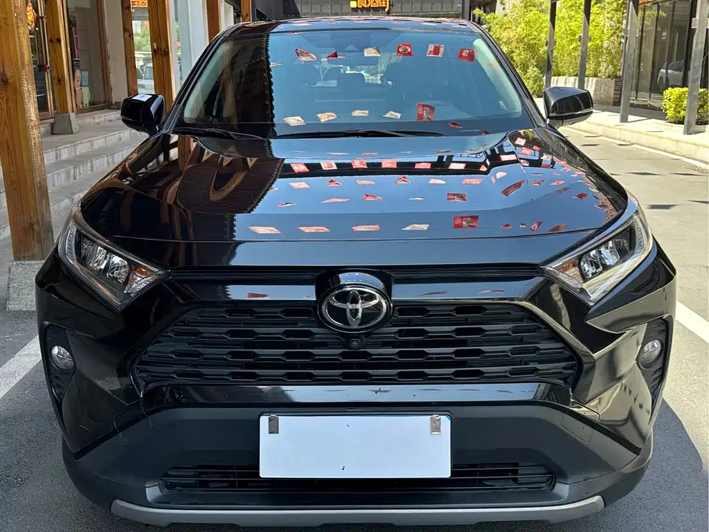 Toyota RAV4 — миниатюра 2