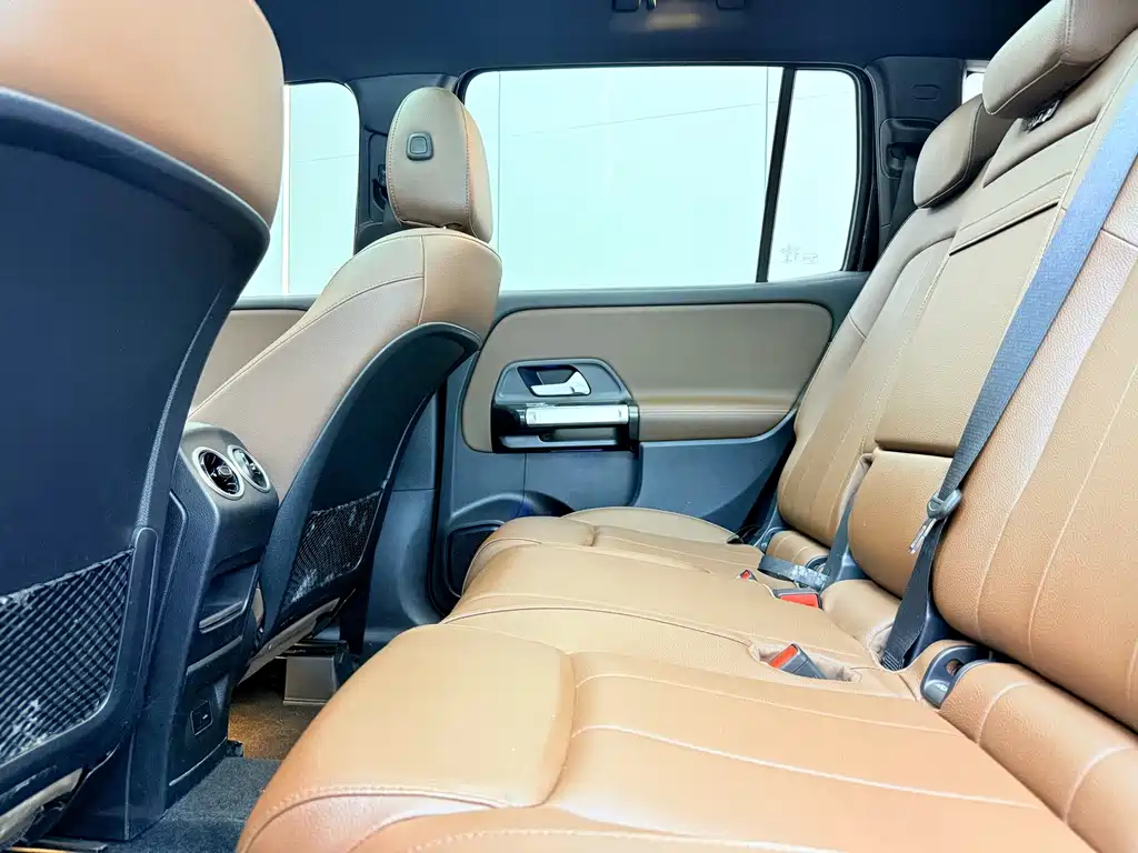 Mercedes-Benz GLB — миниатюра 10