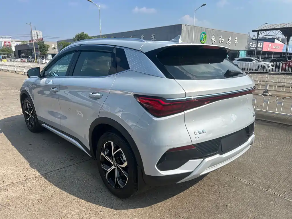 BYD Yuan Plus — миниатюра 8
