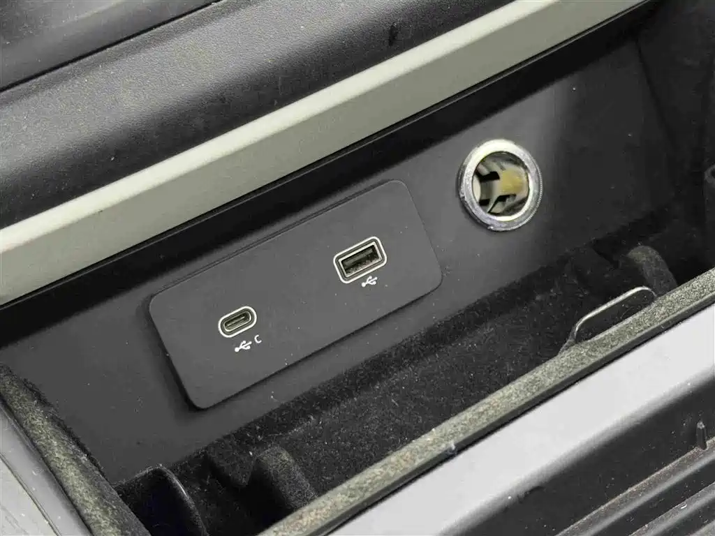 Land Rover Defender — миниатюра 16