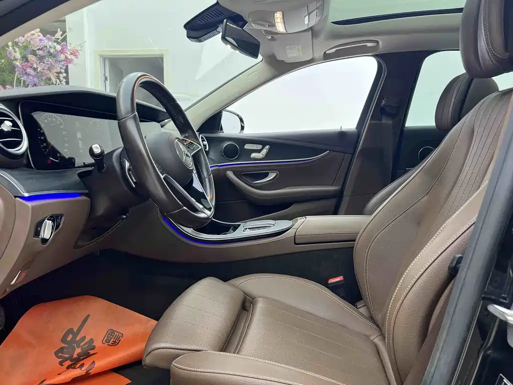 Mercedes-Benz E-Class — миниатюра 13