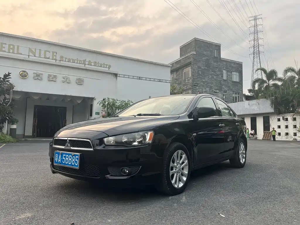 Mitsubishi Lancer EX 2012