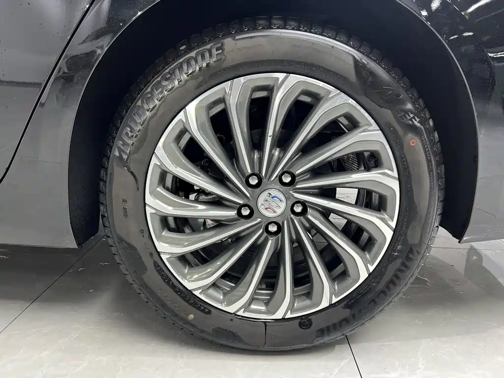 Buick LaCrosse — миниатюра 7