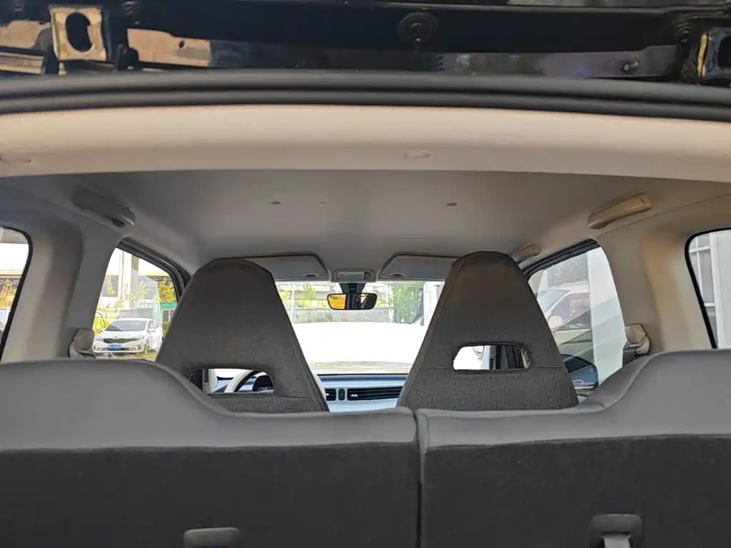 Wuling MINIEV — миниатюра 18