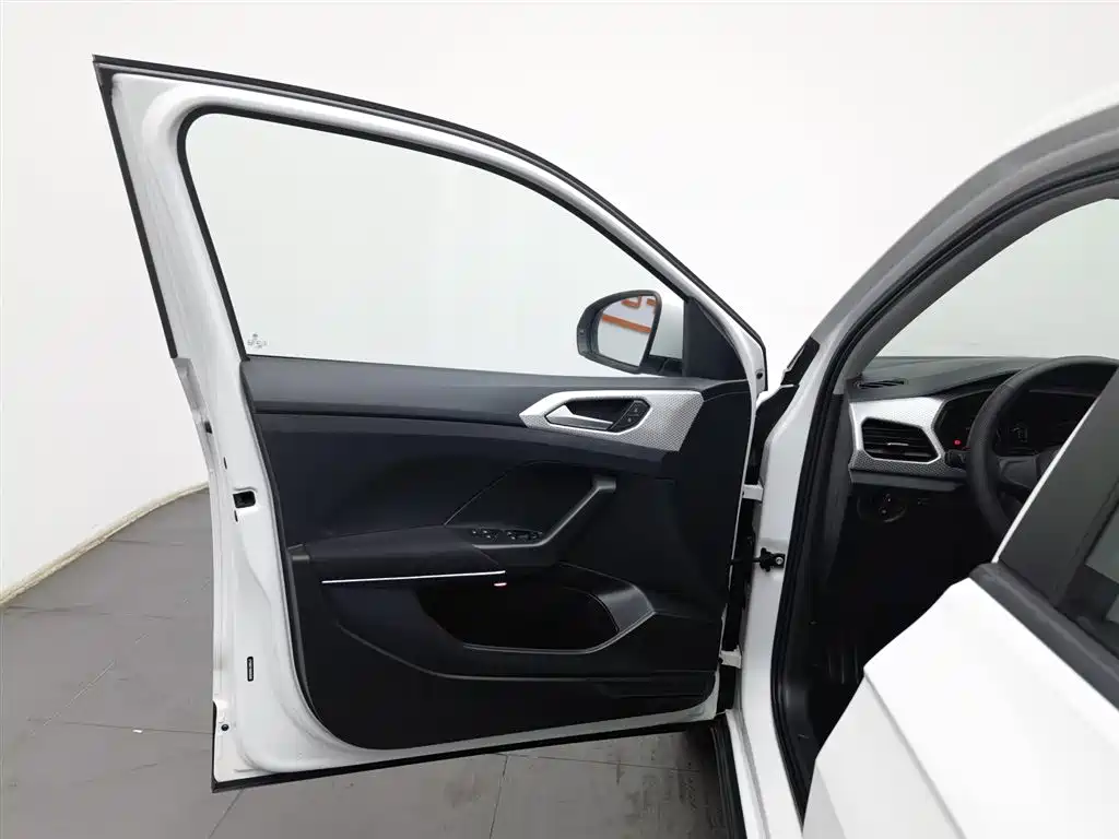 VOLKSWAGEN EXPLORING THE SHADOW