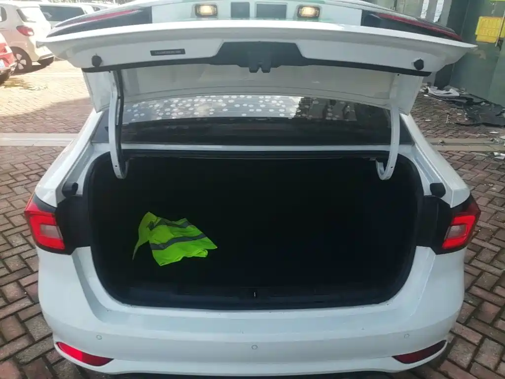 Roewe i5 — миниатюра 19