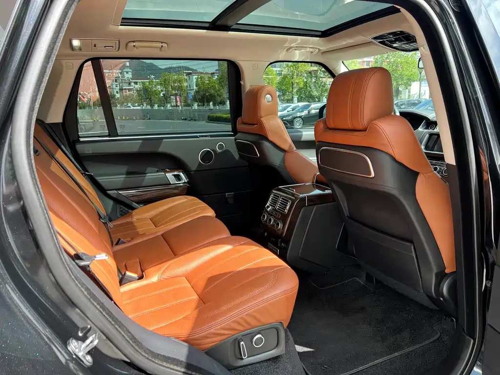 Land Rover Range Rover — миниатюра 10