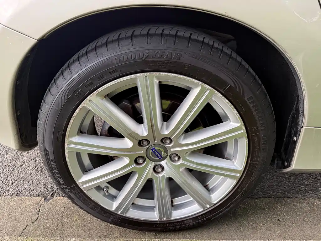 Volvo S60 PHEV — миниатюра 9