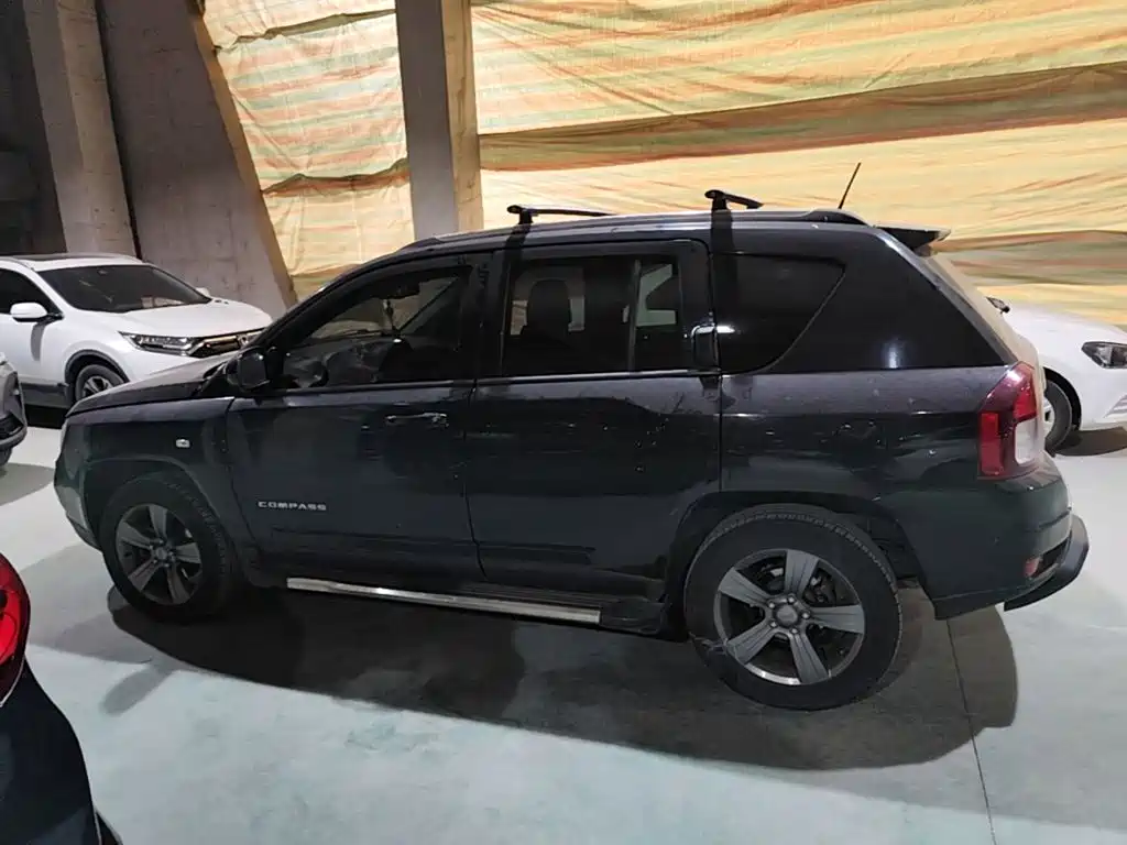Jeep Compass (Import) — миниатюра 5