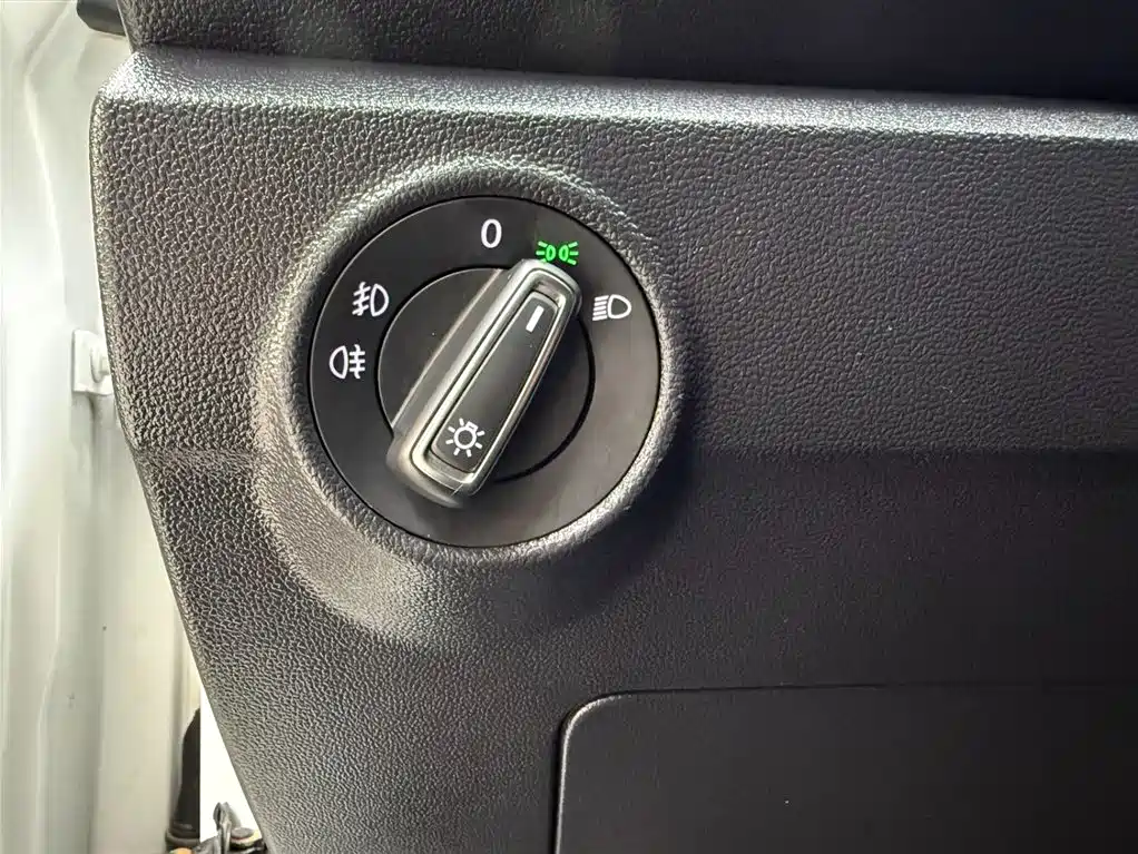 VOLKSWAGEN T ROC EXPLORING SONGS