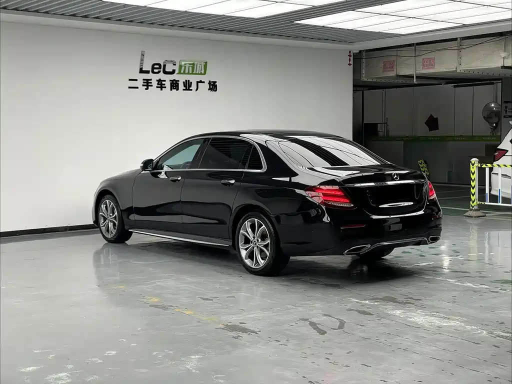 Mercedes-Benz E-Class — миниатюра 4
