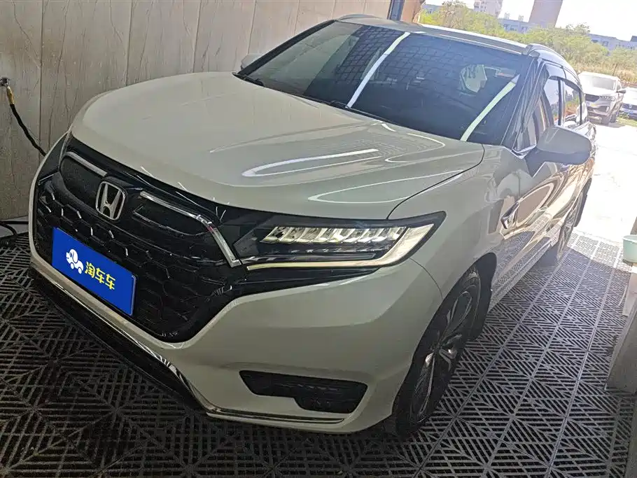 Купить Honda UR-V
