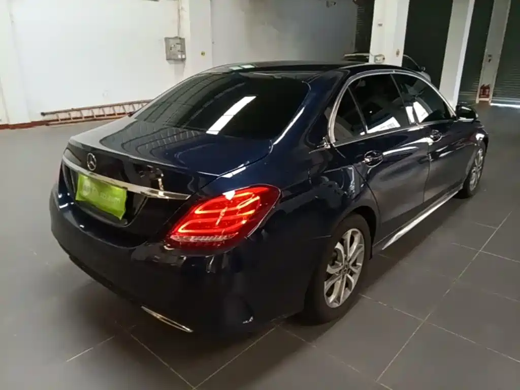 Mercedes-Benz C-Class — миниатюра 7