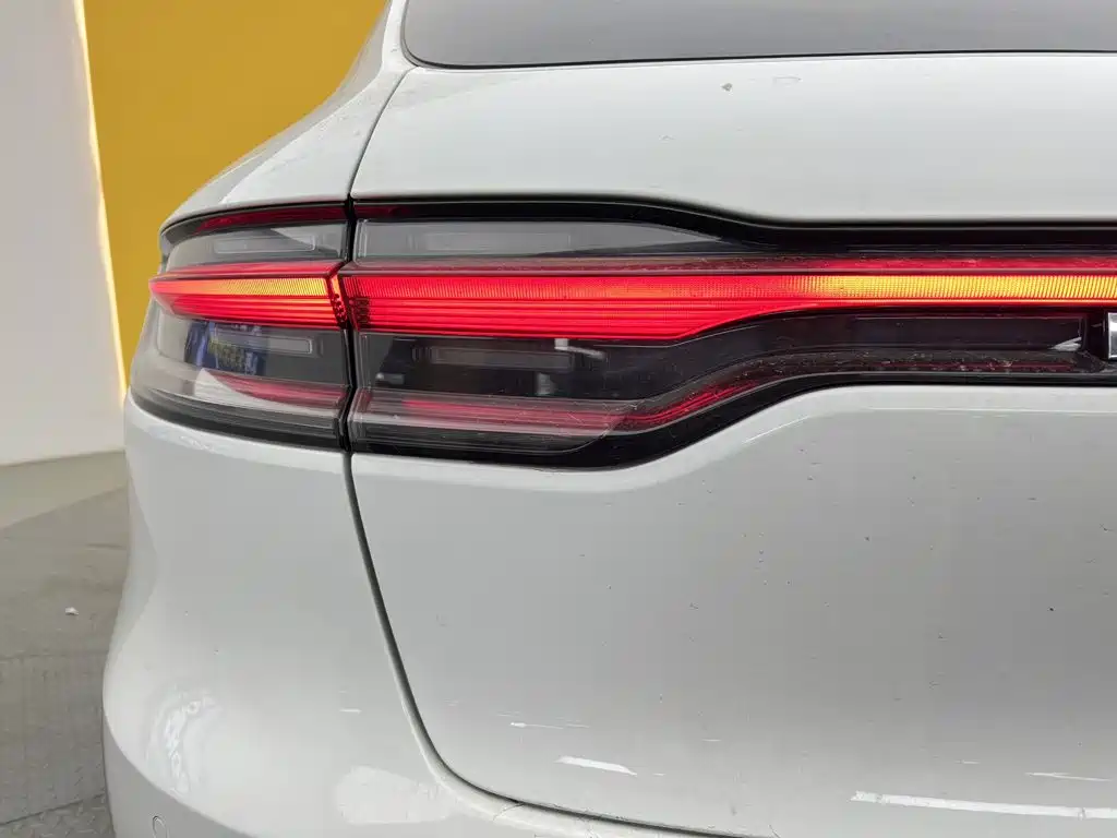 Porsche Macan — миниатюра 9
