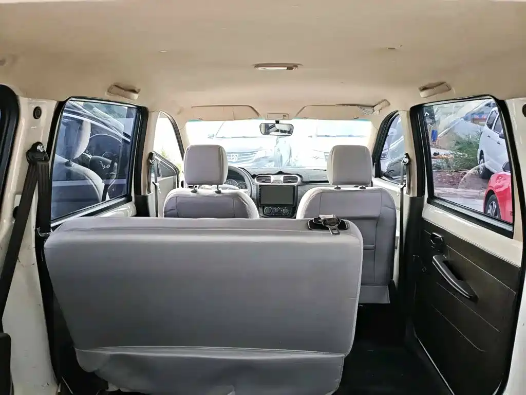 Wuling Hongguang — миниатюра 6