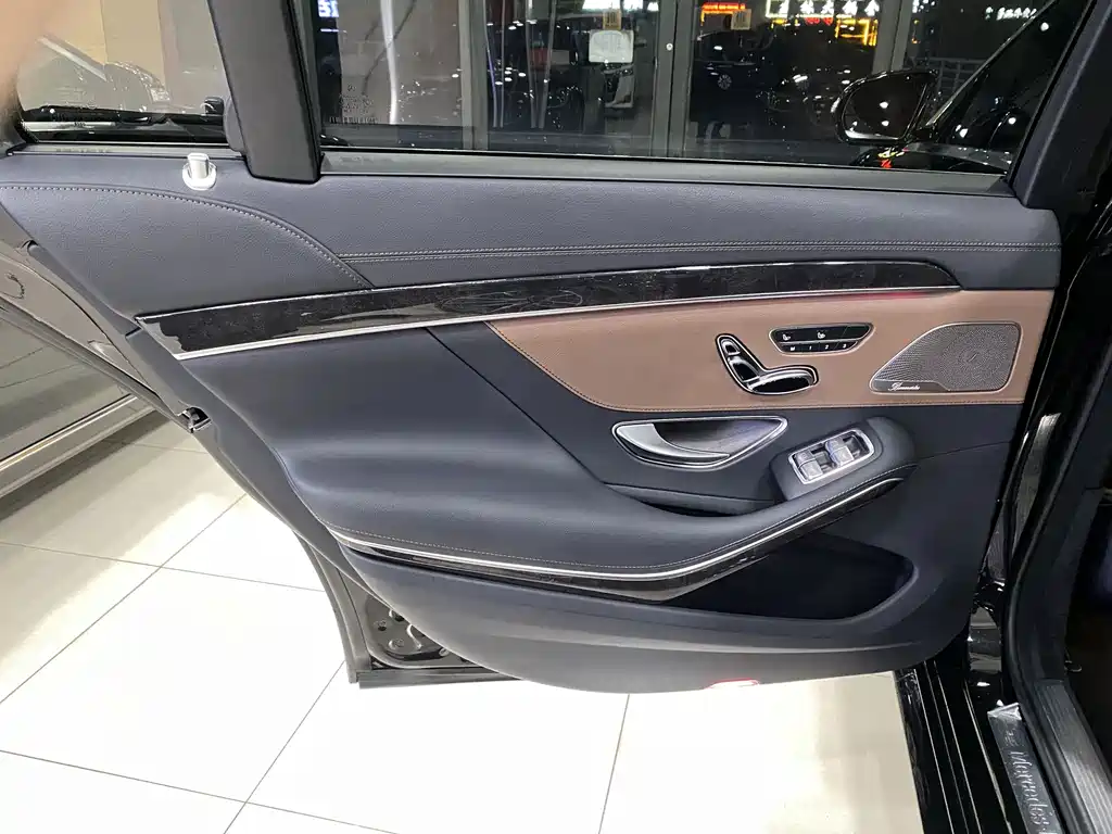 Mercedes-Benz S-Class — миниатюра 15