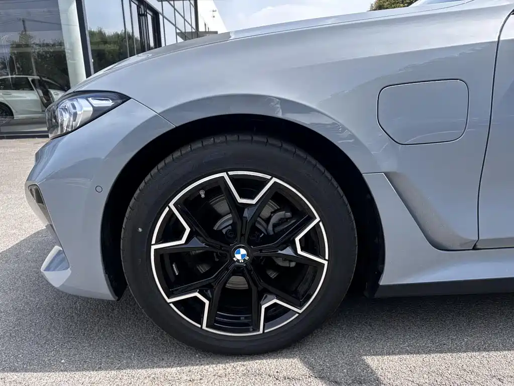 BMW i3 2026 eDrive 40 L