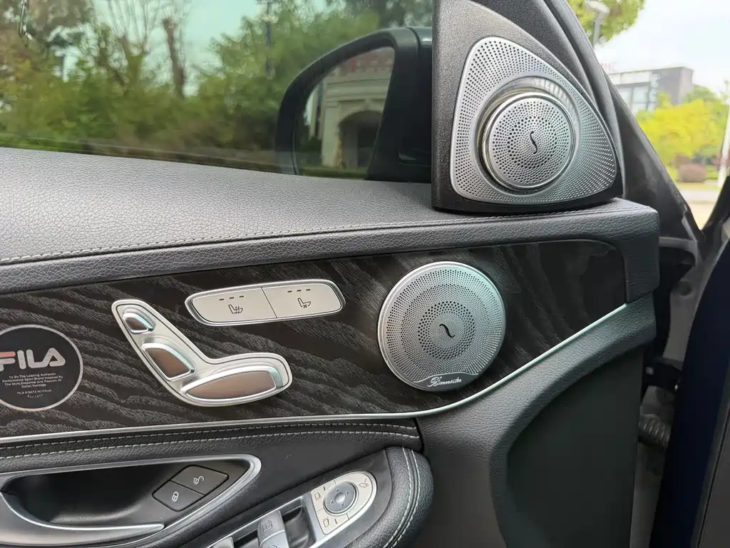 Mercedes-Benz C-Class — миниатюра 11