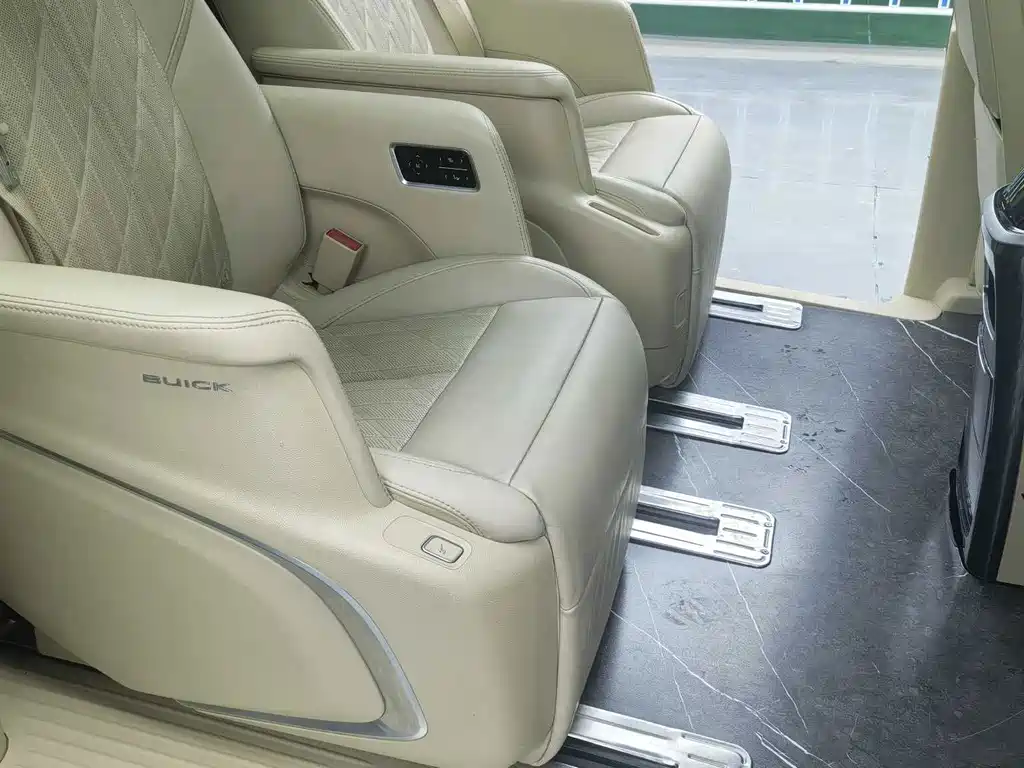 Buick GL8 — миниатюра 20