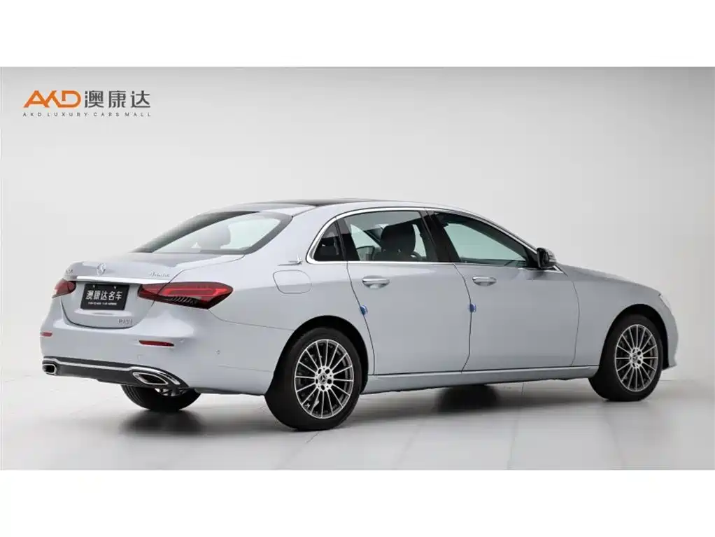 Mercedes-Benz E-Class — миниатюра 3