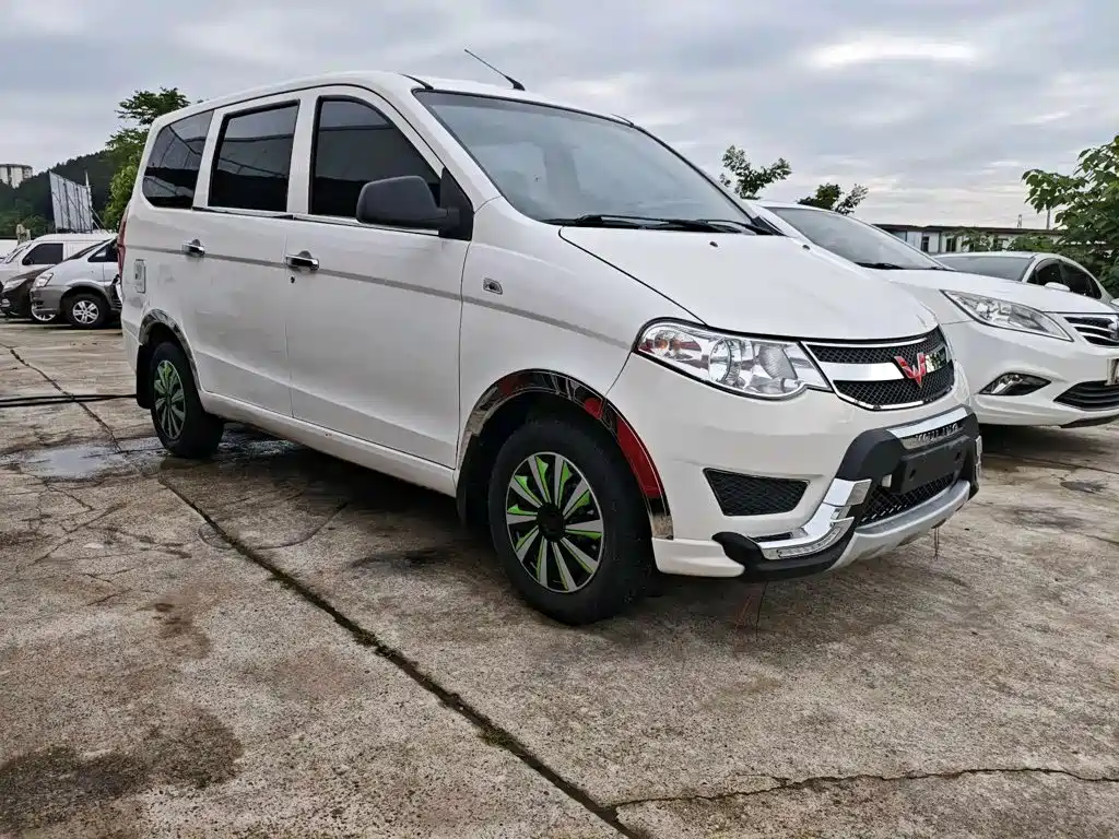 Wuling Hongguang — миниатюра 3
