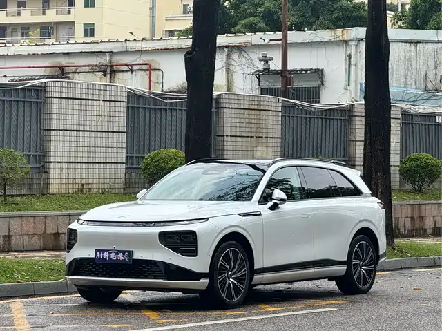 2023 Xpeng G9