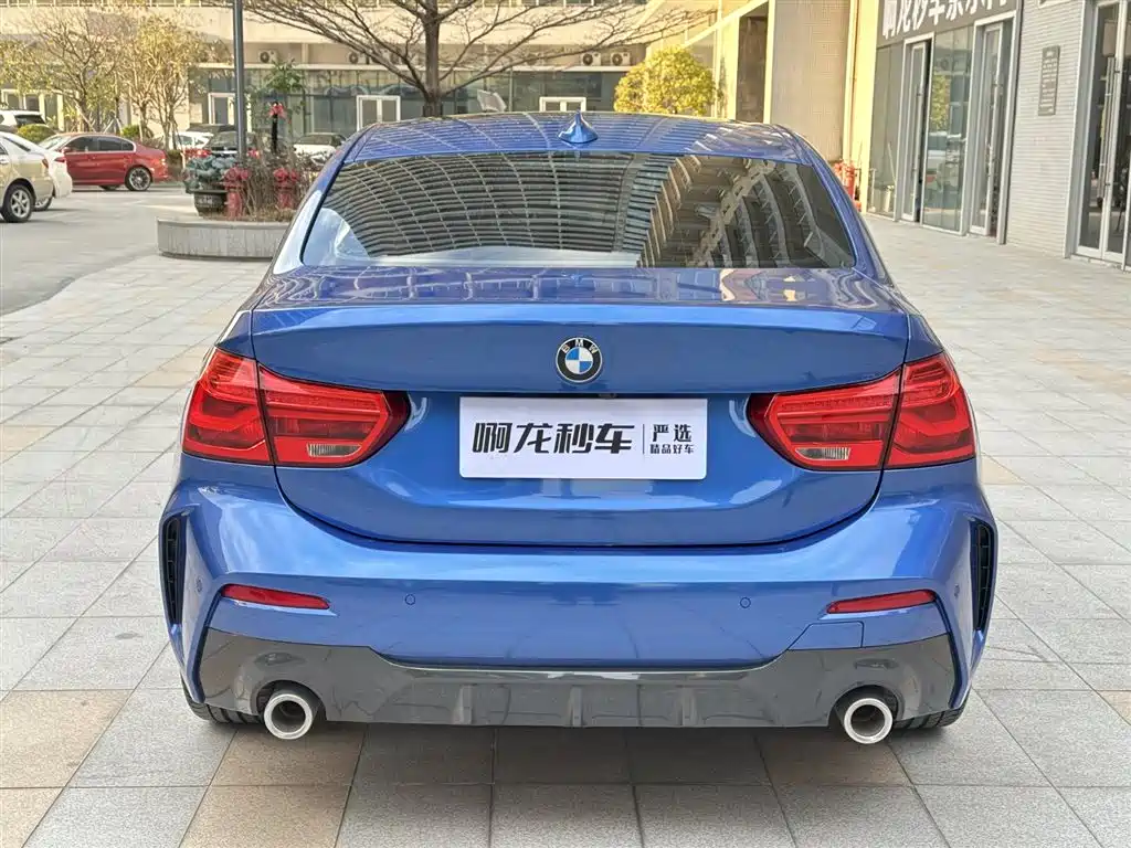 BMW 1 SERIES