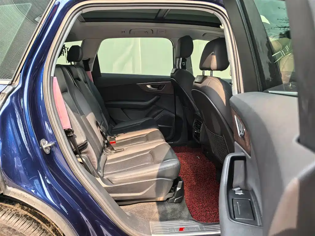Audi Q7 — миниатюра 12
