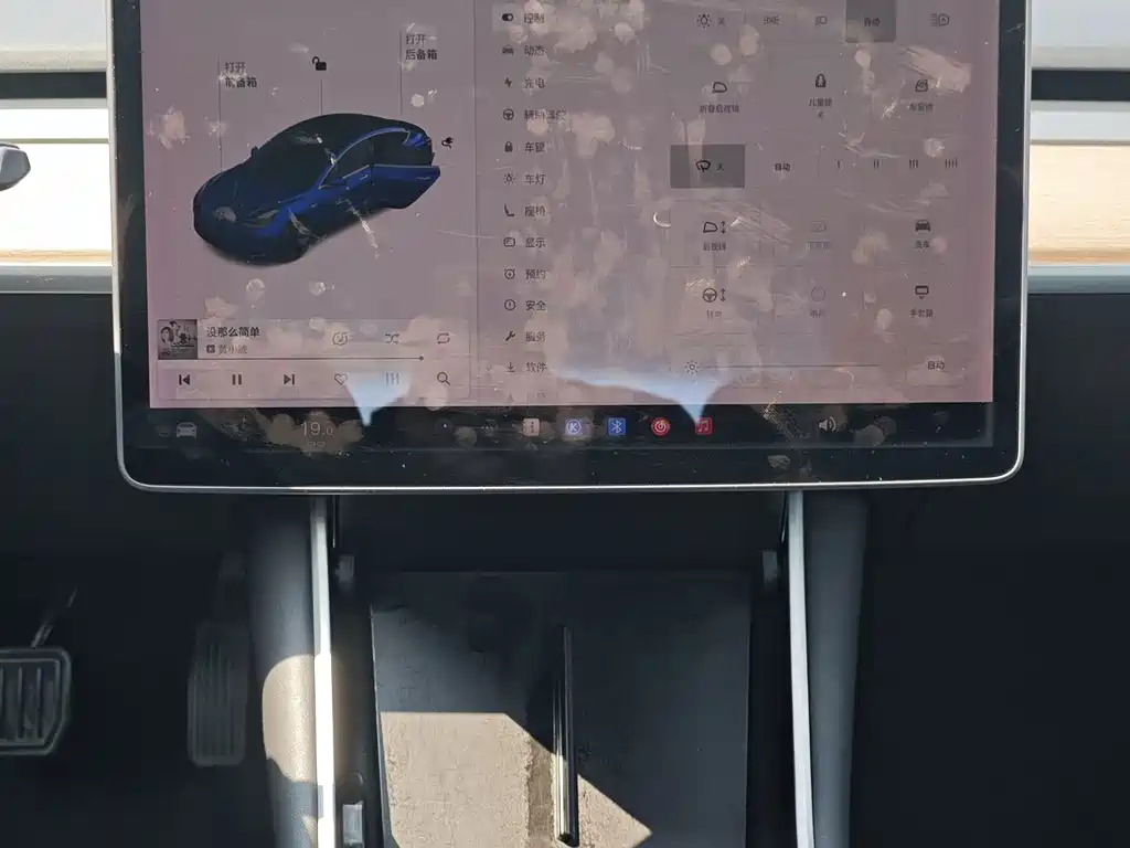 Tesla Model 3 — миниатюра 20
