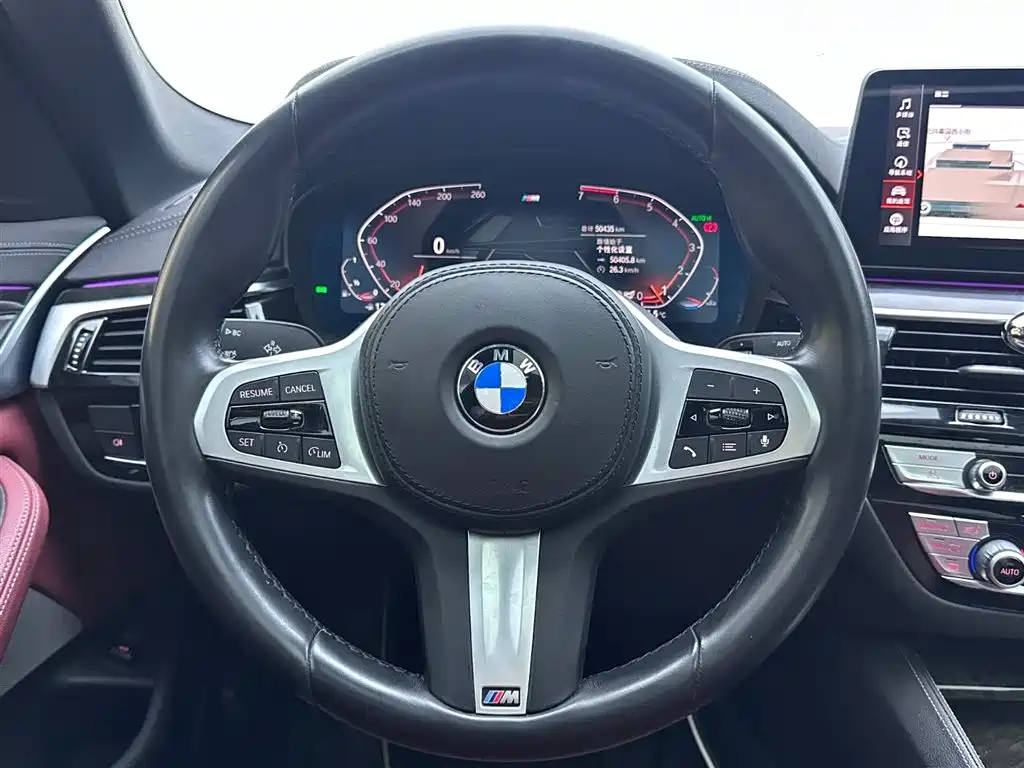 BMW 5 Series — миниатюра 14