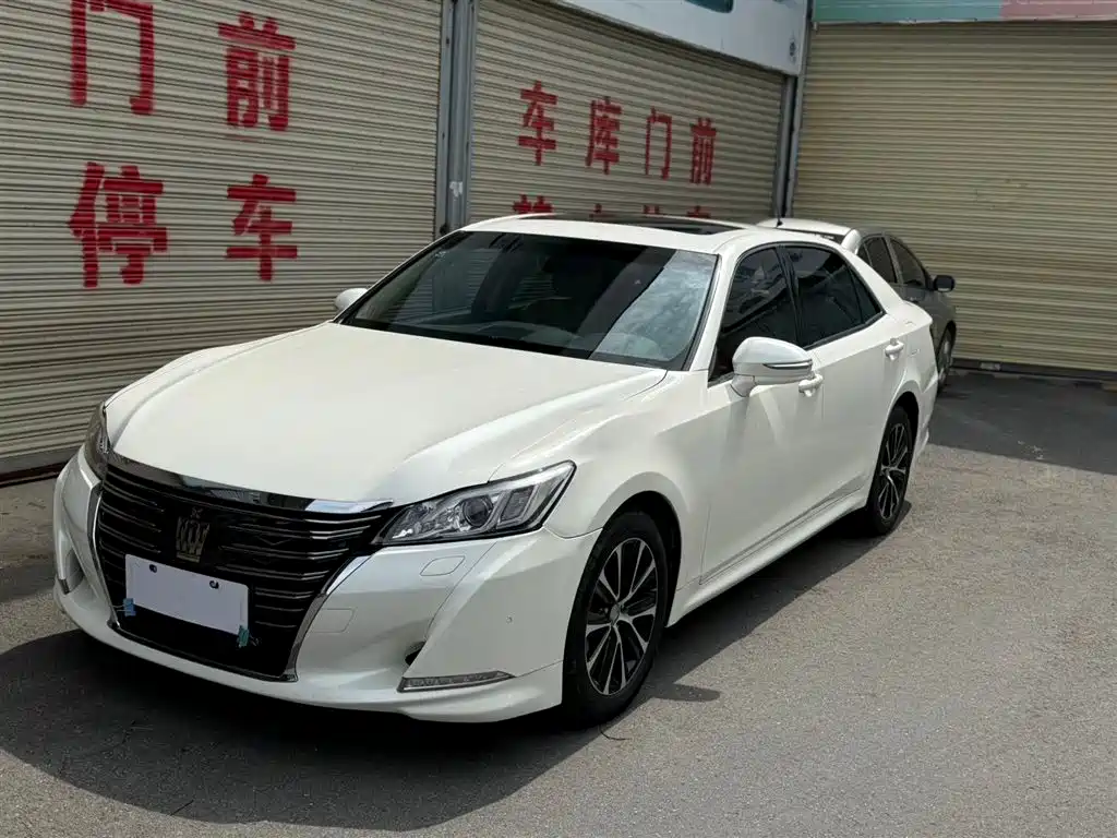 Toyota Crown 2019