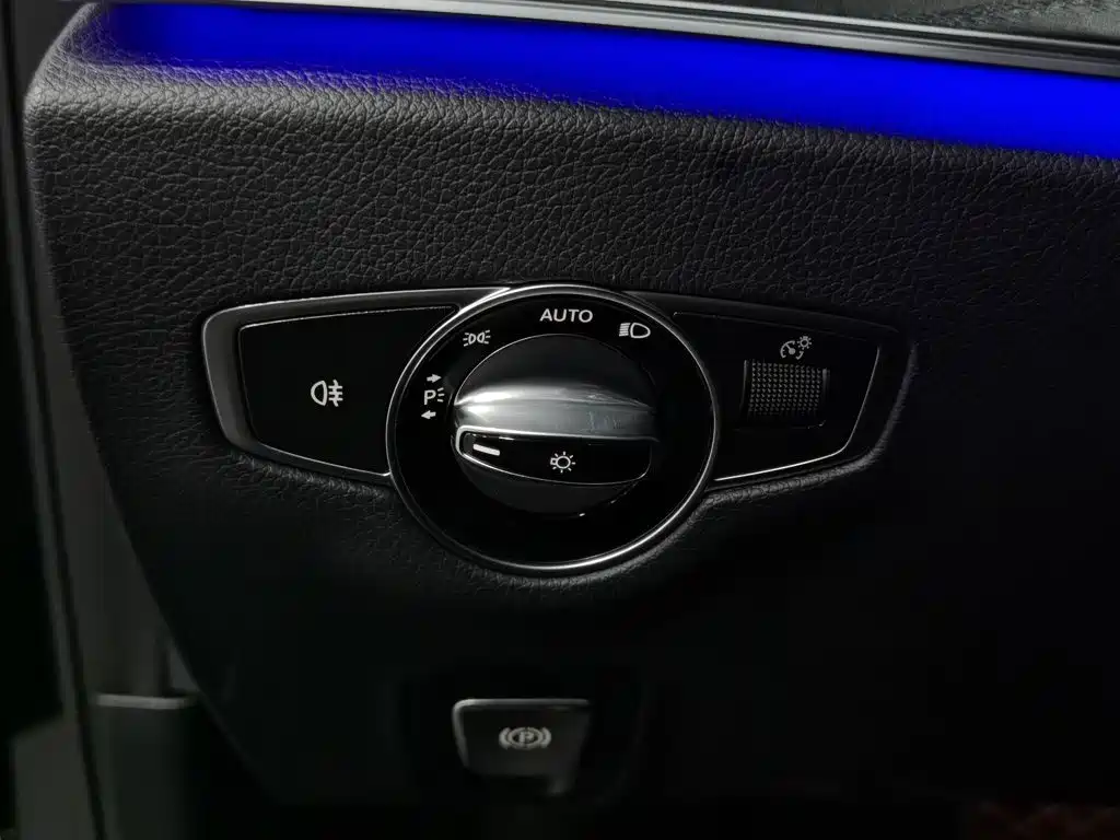 Mercedes-Benz E-Class — миниатюра 21