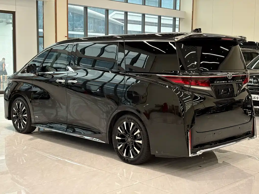 Toyota Vellfire — миниатюра 8