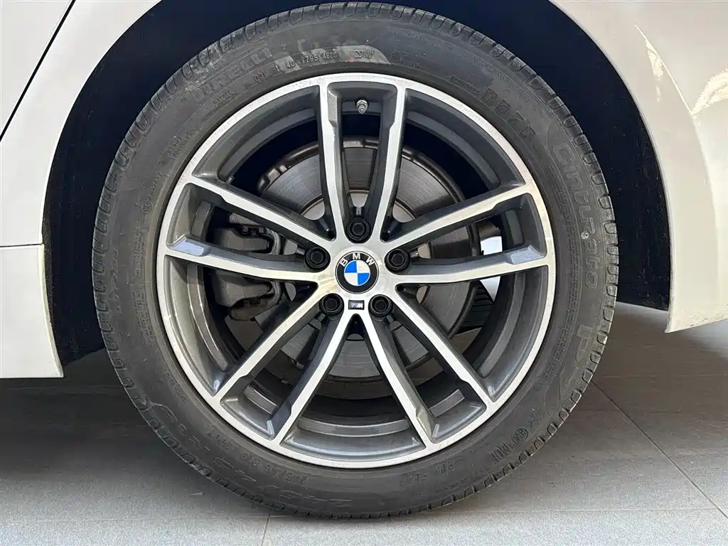 BMW 5 Series — миниатюра 18
