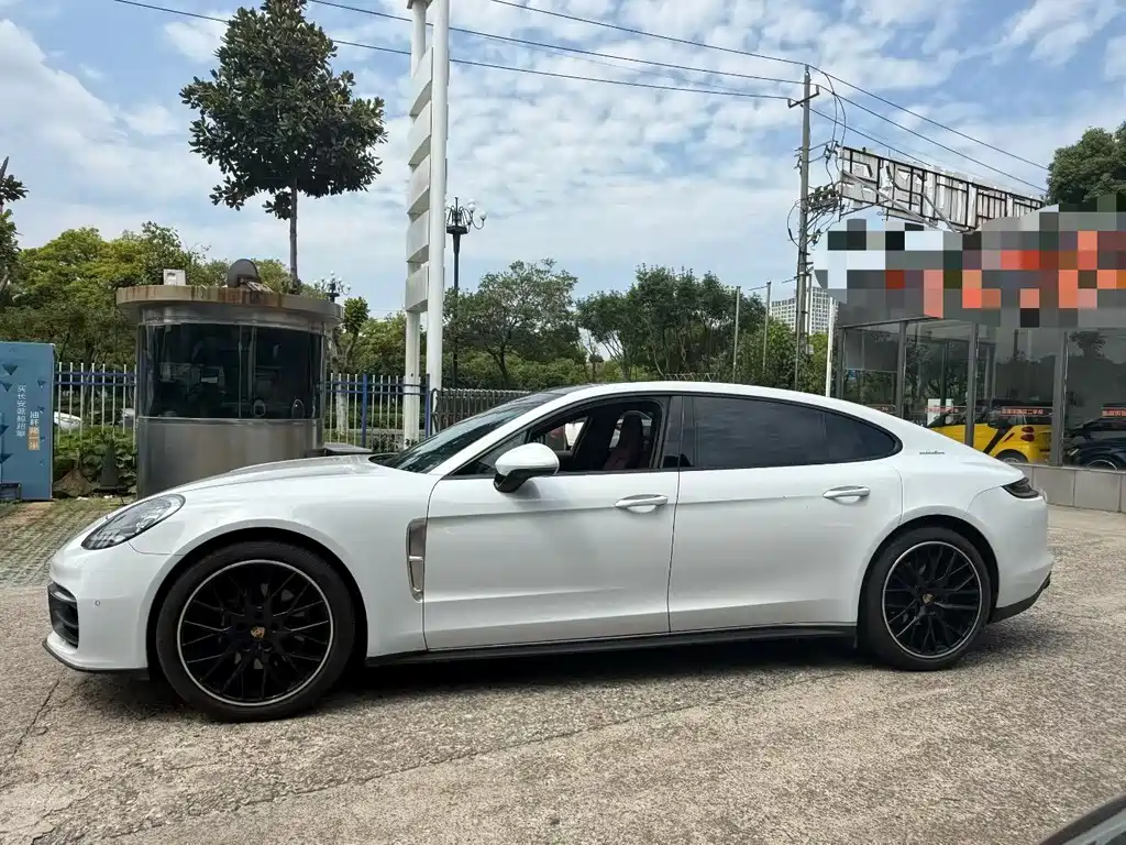 Porsche Panamera — миниатюра 2
